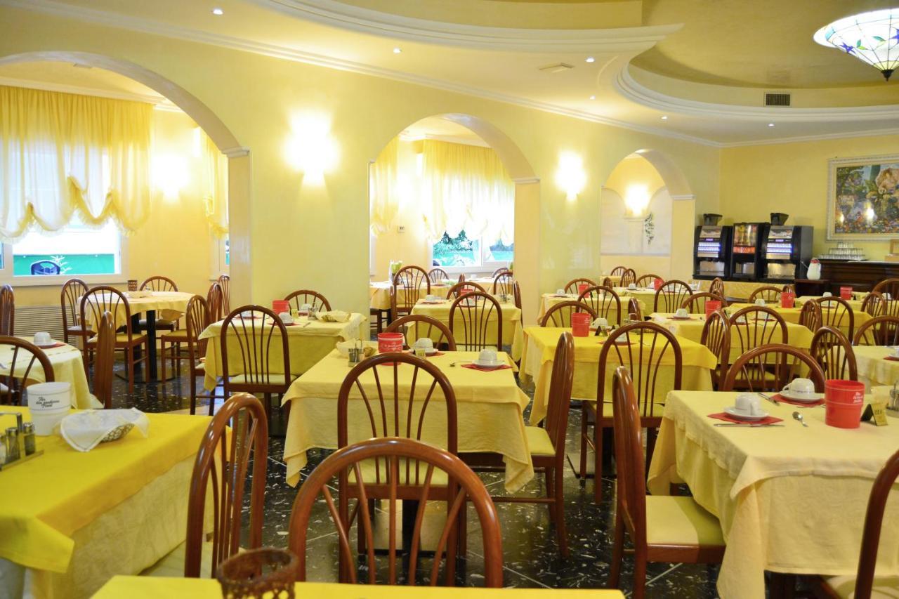 Hotel Ettoral Τζεσόλο Λίντο Εξωτερικό φωτογραφία